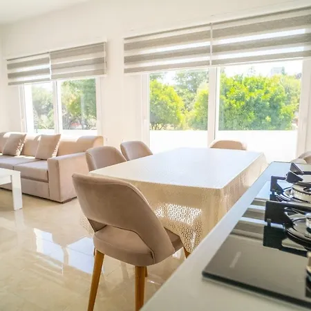 Luxurious 1 Bedroom Duplex Apartment In Palmera Resort Apartmán