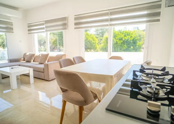 Luxurious 1 Bedroom Duplex Apartment In Palmera Resort Apartmán